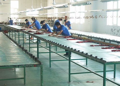 手工絲網(wǎng)車間